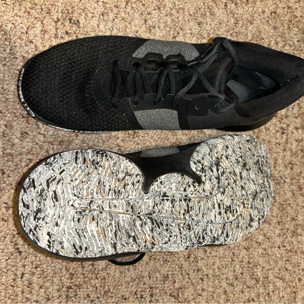 Black and Gray Men's Basketball Shoes